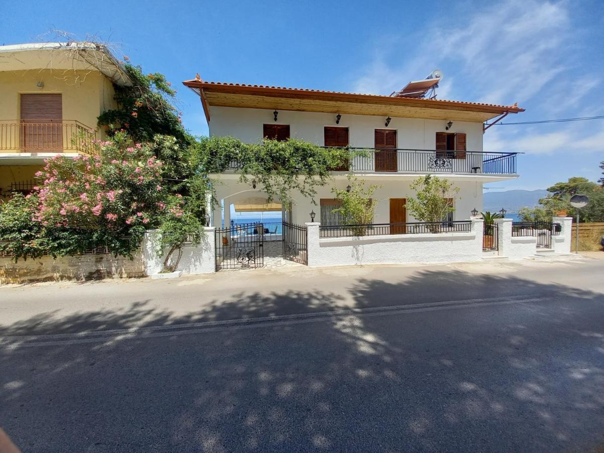 Ekie Apartment With Sea View Каламата Екстер'єр фото