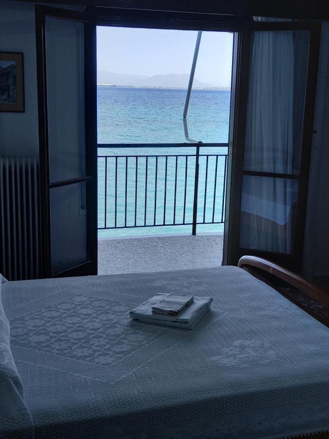 Ekie Apartment With Sea View Каламата Екстер'єр фото
